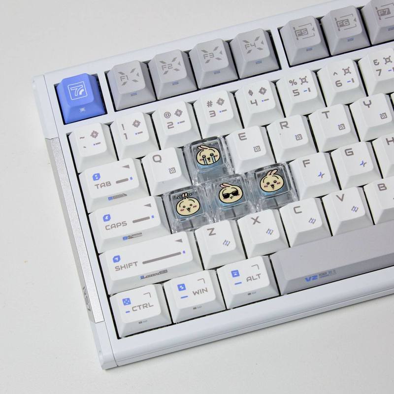 أغطية مفاتيح شفافة مصنوعة يدوي - مراجعة Pc Gaming Lounge وسعره